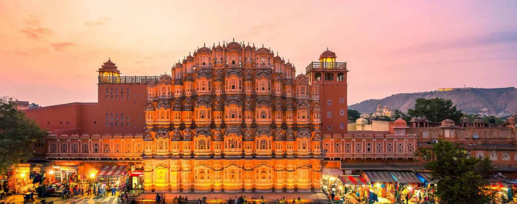 Hawa Mahal, the symmetrical layout of the Pink City